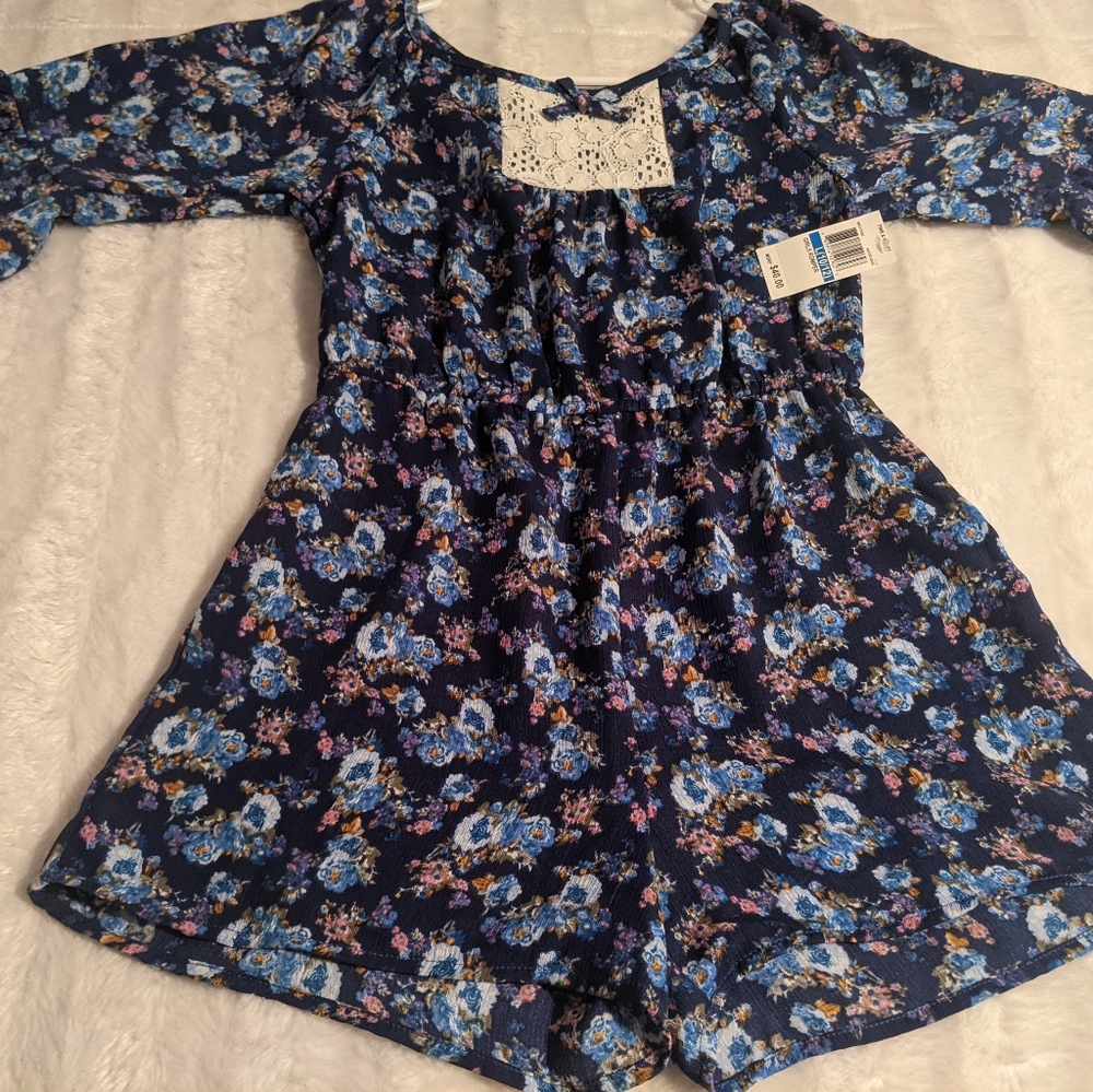 A 10/12 kids romper